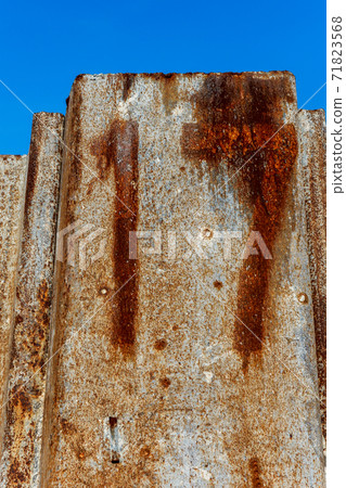 Rusted uneven iron plate 71823568