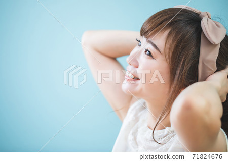 A woman showing a luck A woman showing a luck 71824676