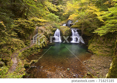 Akame Shijuhachi Waterfall (Akame-cho, Nabari City, Mie Prefecture) 71825185