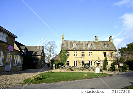 Bourton on the Water, stone cottage Bourton on the Water, stone cottage 71827268