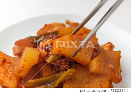 Boiled radish Boiled radish 71828234