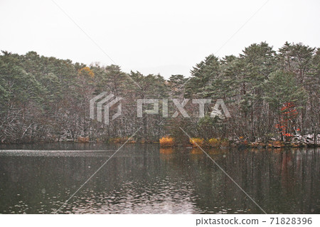 Yarokunuma in the morning when it snows (Fukushima Prefecture) Yarokunuma in the morning when it snows (Fukushima Prefecture) 71828396