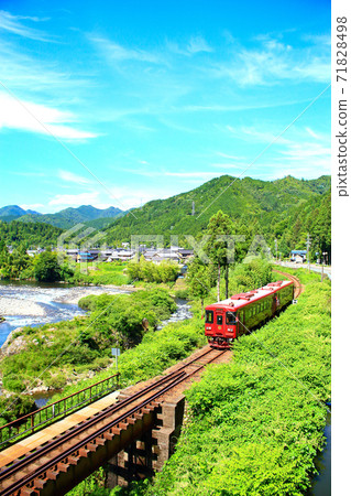 沿著Nagara河觀光火車 沿著Nagara河觀光火車 71828498