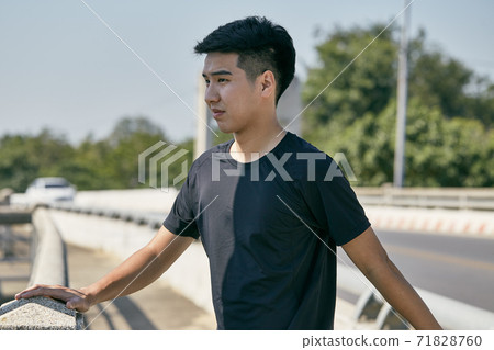 Young people jogging in city 71828760