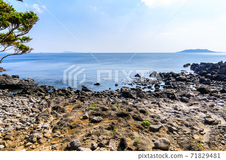 Abunze lava coast [Goto City, Nagasaki Prefecture] 71829481