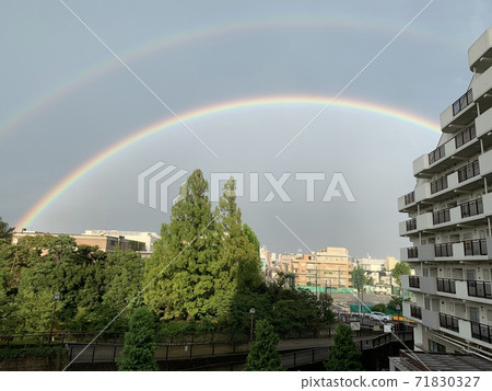 Double ring rainbow 71830327