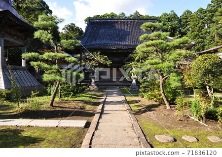 Main Hall of Ryuunin: Matsumae Town, Hokkaido 71836120