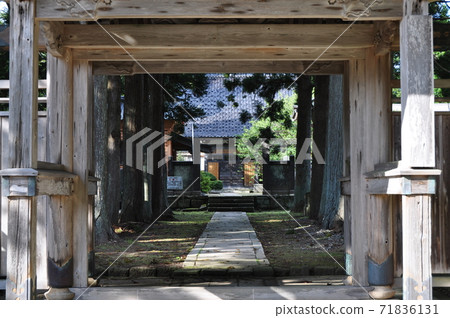 本源寺大門：北海道松前町 71836131