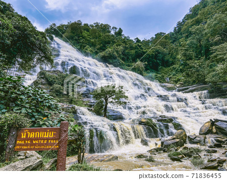 Mae Ya Waterfall in Doi Inthanon national park, Chiang Mai province, Thailand Mae Ya Waterfall in Doi Inthanon national park, Chiang Mai province, Thailand 71836455