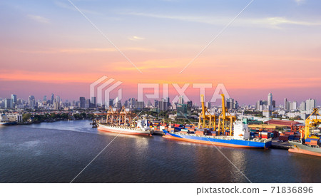 Aerial shipping port 71836896