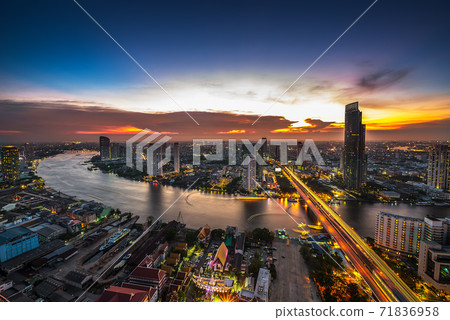 Night scene cityscape 71836958