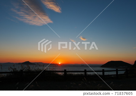 View of Akane clouds floating in the Irago Suido from the site of the Irago Defense Station View of Akane clouds floating in the Irago Suido from the site of the Irago Defense Station 71837605