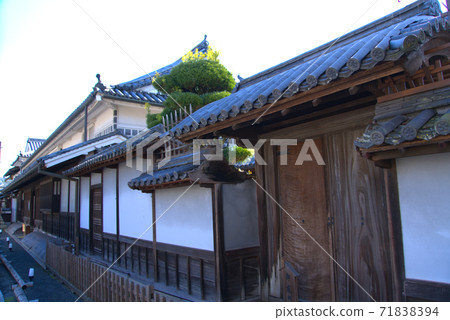【傳統建築群重要保護區】岡山縣小田郡八重町八重宿本陣石井家門 【傳統建築群重要保護區】岡山縣小田郡八重町八重宿本陣石井家門 71838394