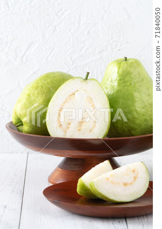 Guava guava wood background rustic leaf Guava white fruit leaf グアバ fruit 71840050