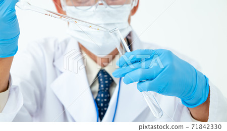 Medical image: A man in a white coat Medical image: A man in a white coat 71842330