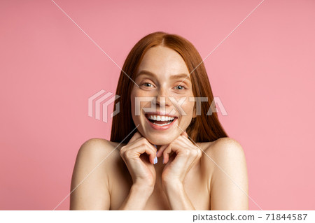 Beautiful spa woman with perfect fresh freckled skin 71844587