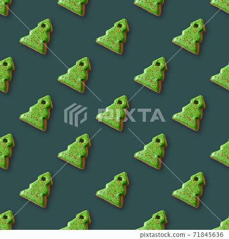 Seamless pattern of gingerbread 71845636
