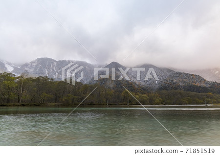 大正池塘秋神高地（長野縣松本市） 71851519