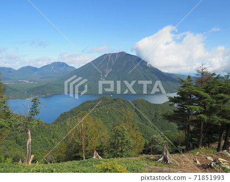 從連綿的山路到音子山和中禪寺湖 從連綿的山路到音子山和中禪寺湖 71851993