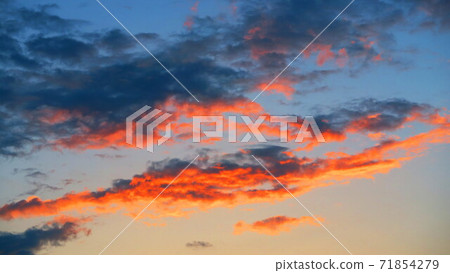 夕陽的天空風光(崎玉縣川口市附近) 夕陽的天空風光(崎玉縣川口市附近) 71854279
