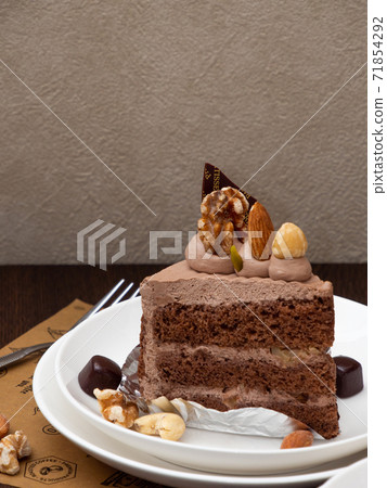 堅果和巧克力蛋糕 71854292