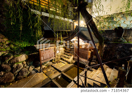 Gujo Hachiman Sogisui night view 71854367