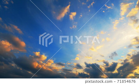 Scenery of the sunset sky (near Kawaguchi City, Saitama Prefecture) 71854676