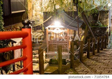 郡丈八man總gi水夜景 郡丈八man總gi水夜景 71854764