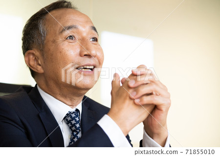 Image of middle to senior president and manager Image of middle to senior president and manager 71855010