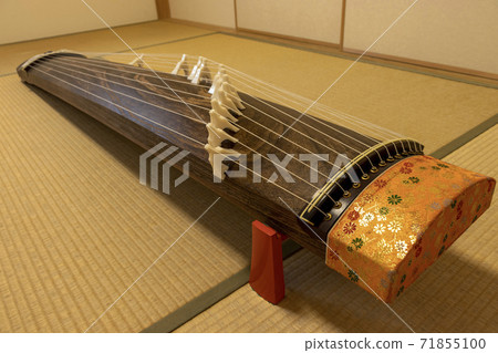 Japanese-style room and koto Japanese-style room and koto 71855100
