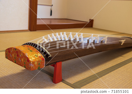 Koto placed in a Japanese-style room Koto placed in a Japanese-style room 71855101