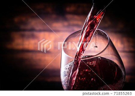 倒紅酒 倒紅酒 71855263