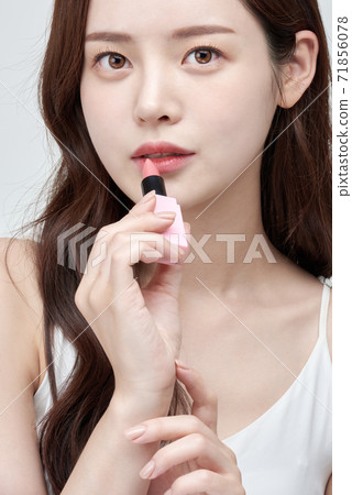 Woman, beauty, beauty Woman, beauty, beauty 71856078