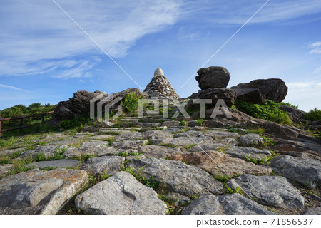 Nogodan's Stone Tower Nogodan's Stone Tower 71856537