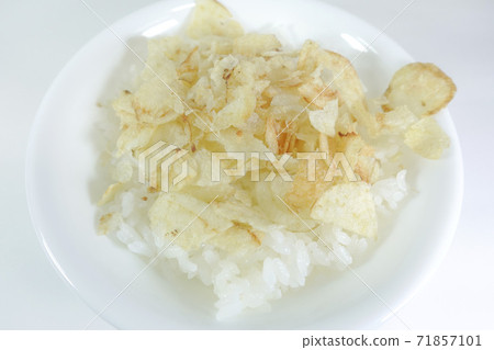 Rice with potato chips Rice with potato chips 71857101