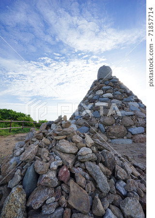 石塔和天空 石塔和天空 71857714
