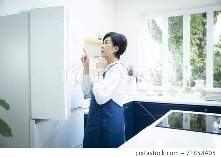 廚房裡的女人 廚房裡的女人 71858405