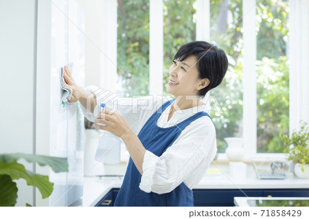 廚房裡的女人 廚房裡的女人 71858429