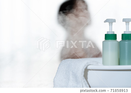 女性沐浴場景(模糊) 女性沐浴場景(模糊) 71858913