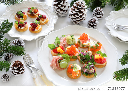 Christmas canapé platter 71858977