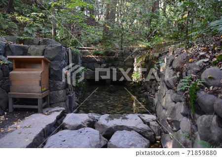 Shimizusha（Oshimizu先生）旁邊的泉水（愛知縣名古屋市厚田神宮/厚田區） 71859880