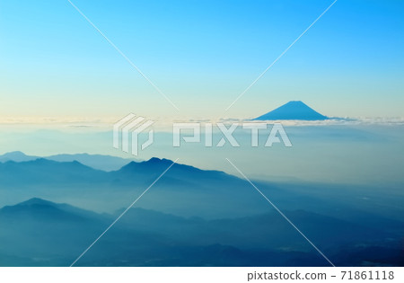 美麗的富士山2011年部分富士山在黎明2011年部分 71861118