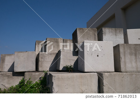Concrete cube Concrete cube 71862013