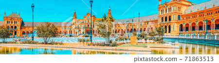 Square of the Spain is a square in the Maria Luisa Park, in Sevi 71863513