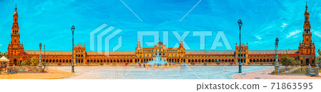 Square of the Spain is a square in the Maria Luisa Park, in Sevi 71863595