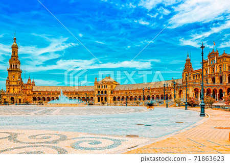 Square of the Spain is a square in the Maria Luisa Park, in Sevi 71863623