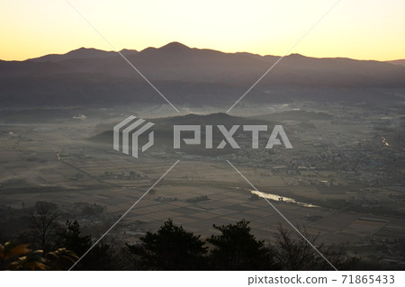 Dawn of the Tono Basin Dawn of the Tono Basin 71865433