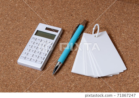 Stationery, pens, calculators, stationery, memos, ballpoint pens, office supplies, calculations, office work, paper, writing utensils, calculators 71867247