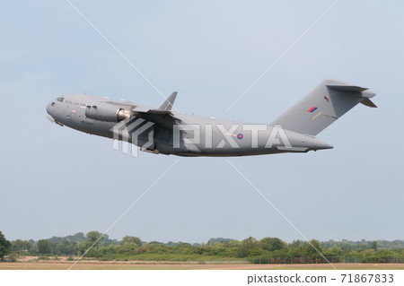 Royal Air Force C-17A Globemaster III Transport Aircraft Takeoff Royal Air Force C-17A Globemaster III Transport Aircraft Takeoff 71867833