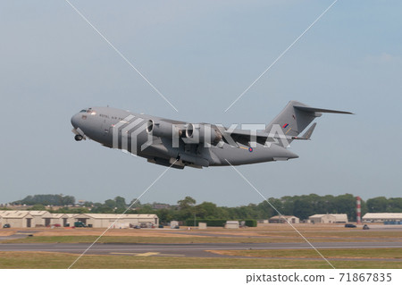 Royal Air Force C-17A Globemaster III Transport Aircraft Takeoff Royal Air Force C-17A Globemaster III Transport Aircraft Takeoff 71867835